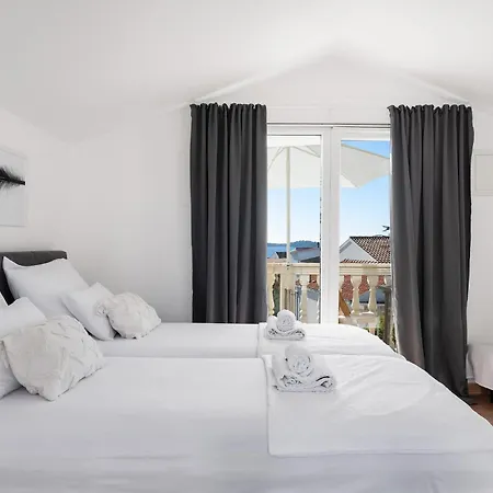 Apartment 2 Bedroom In Rogoznica (Sibenik-Knin)