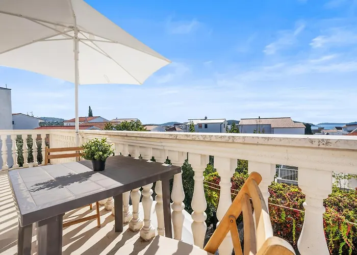 Apartman 2 Bedroom In Rogoznica (Sibenik-Knin)