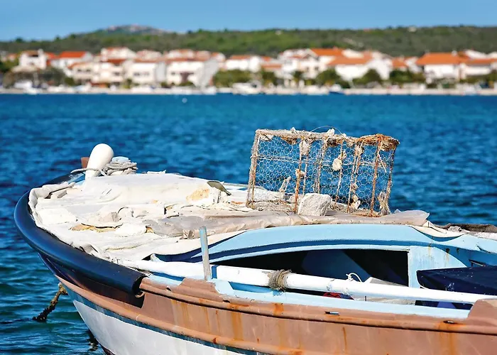 Apartman 2 Bedroom In Rogoznica (Sibenik-Knin)